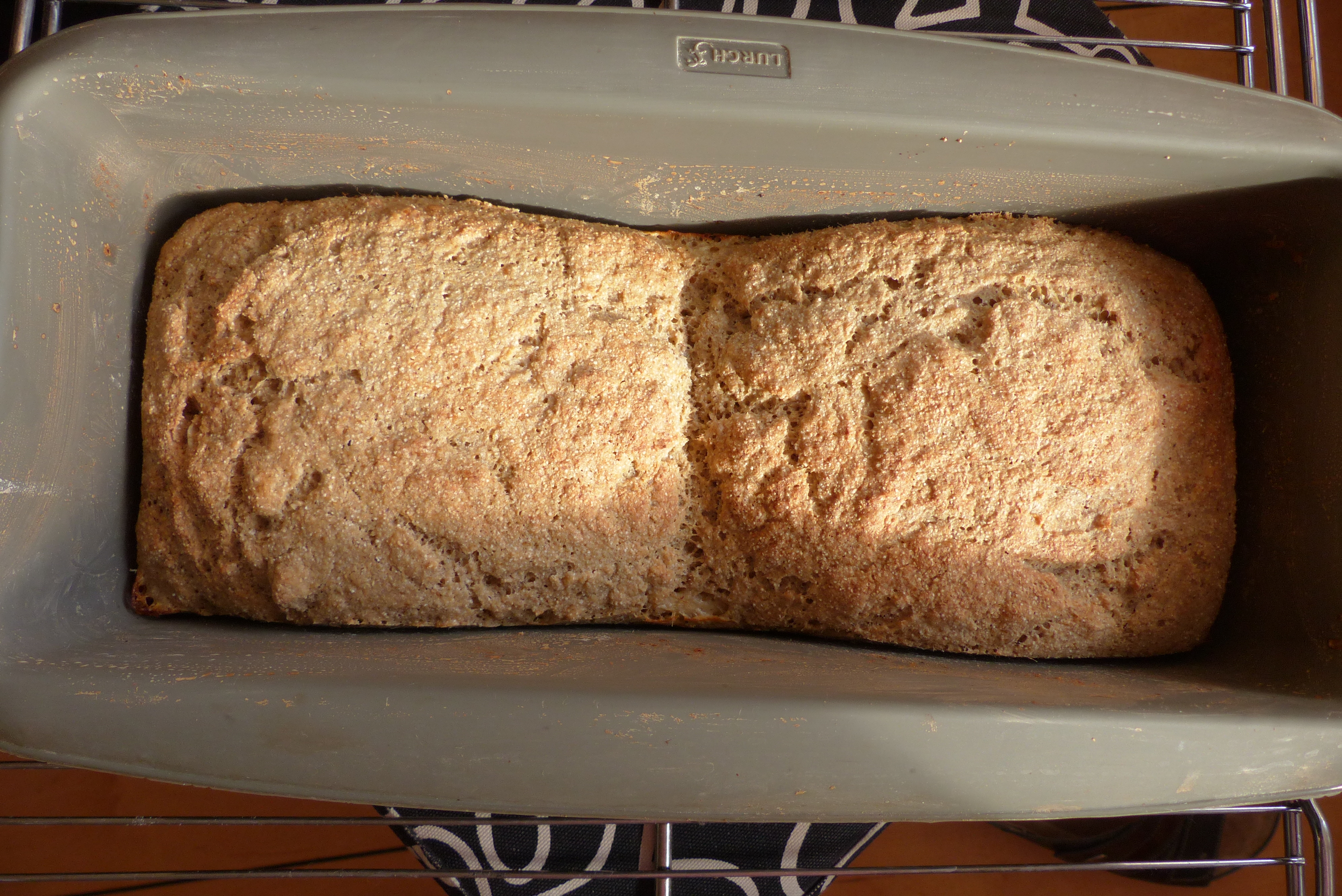 <p>Fertig gebackene Brotlaibe. Sie lassen sich leicht trennen.</p>
