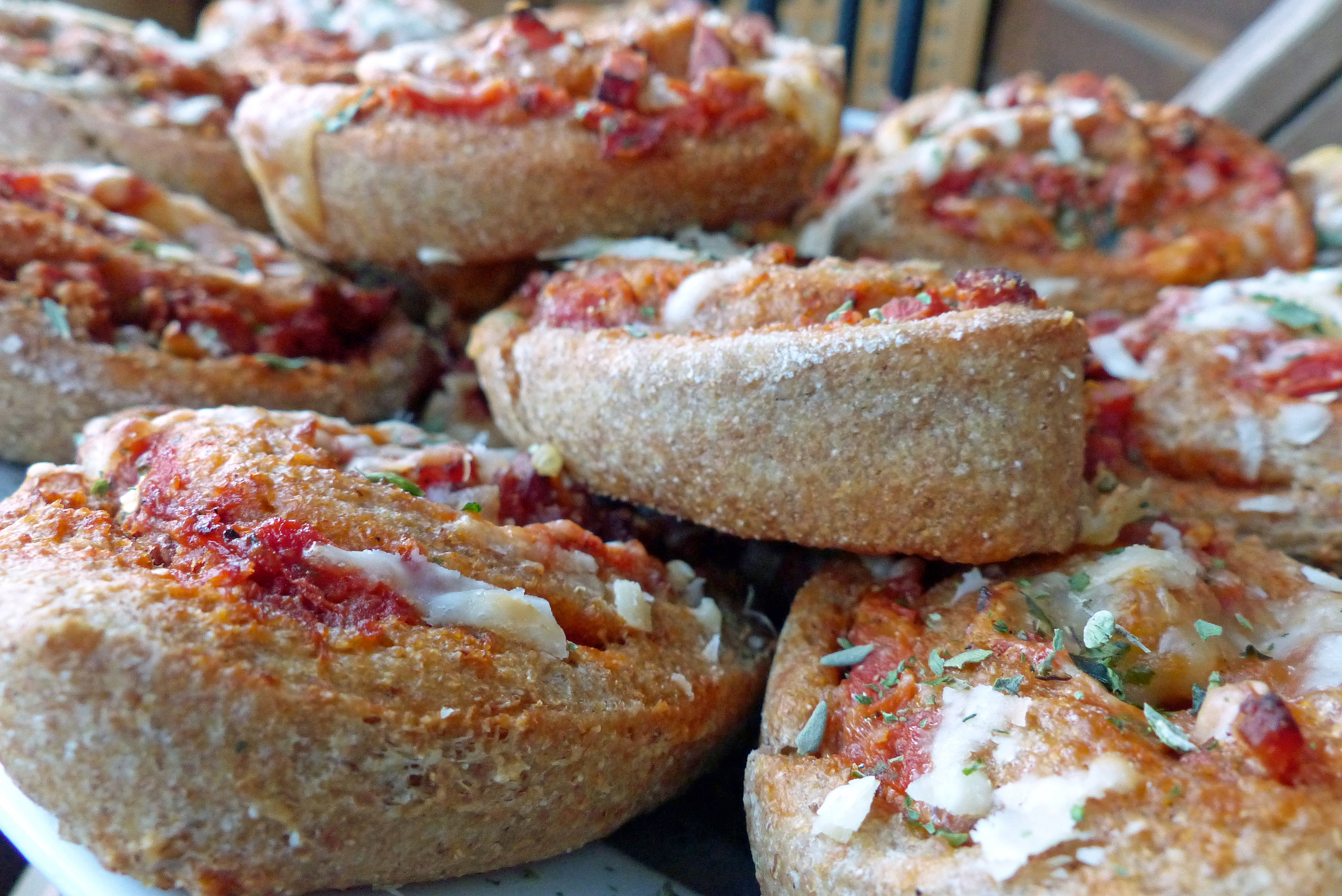 Pizzaschnecken aus Topfenteig, Quarkteig