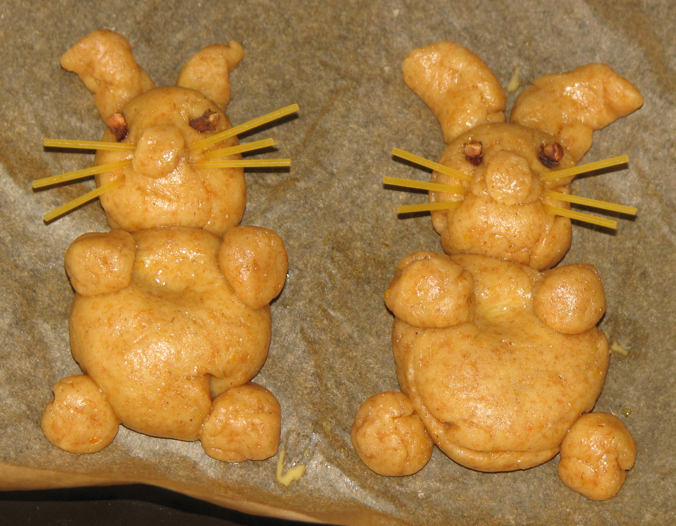 Osterhasen aus süßem Hefeteig