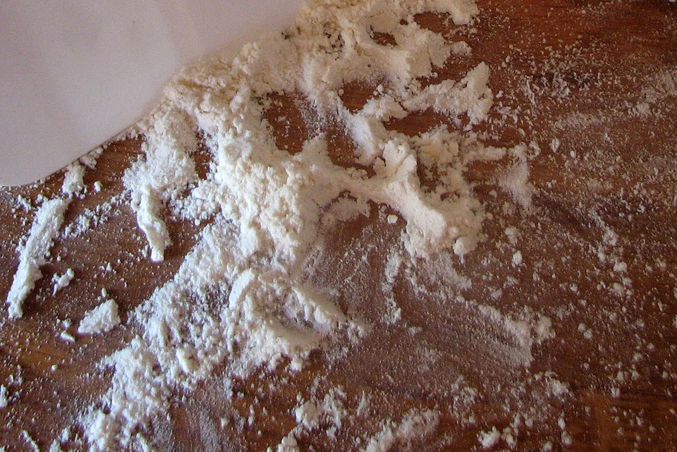 Johannisbrotkernmehl anwenden