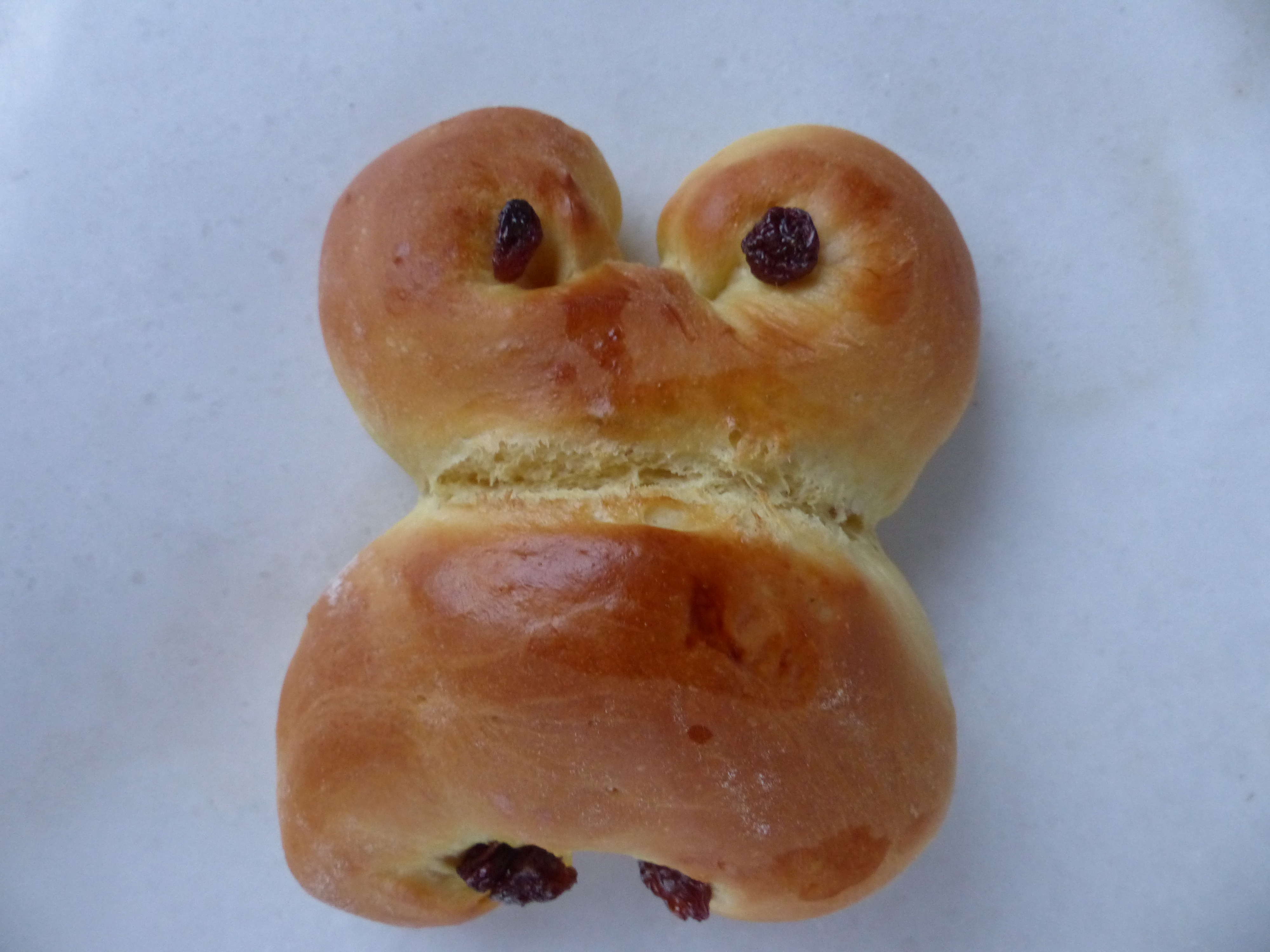 Luciabrote, Lussebullar, Lussekatter