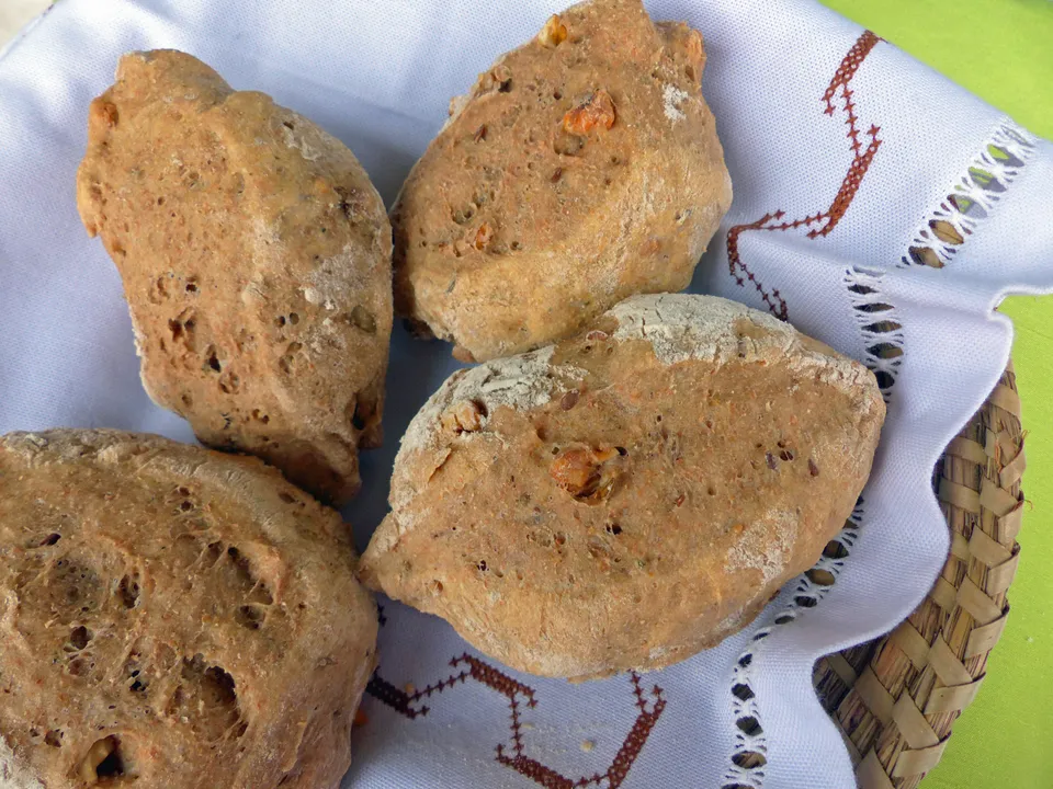 Nussbrötchen, Nusswurzeln