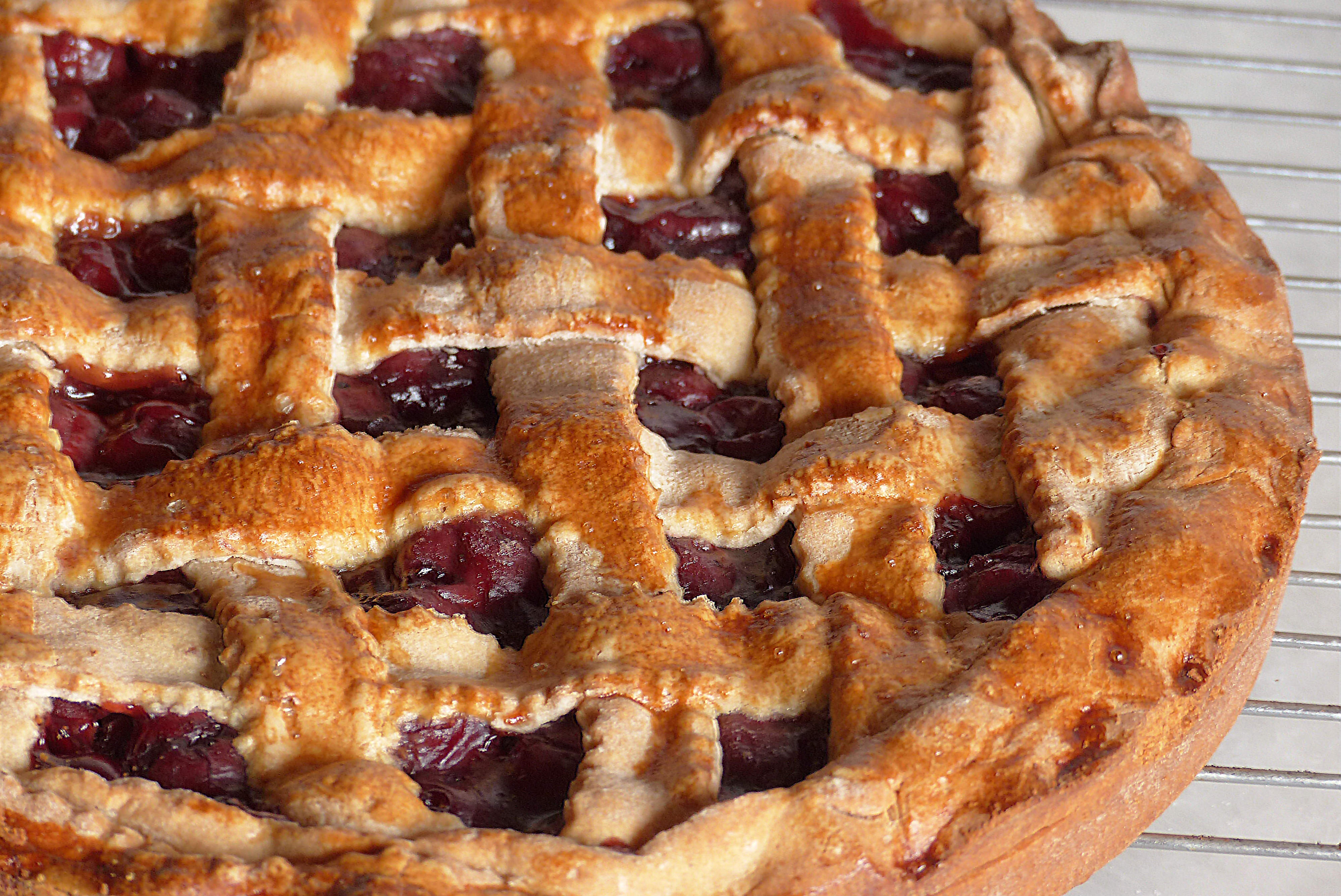 Mürbteigkuchen mit Teiggitter