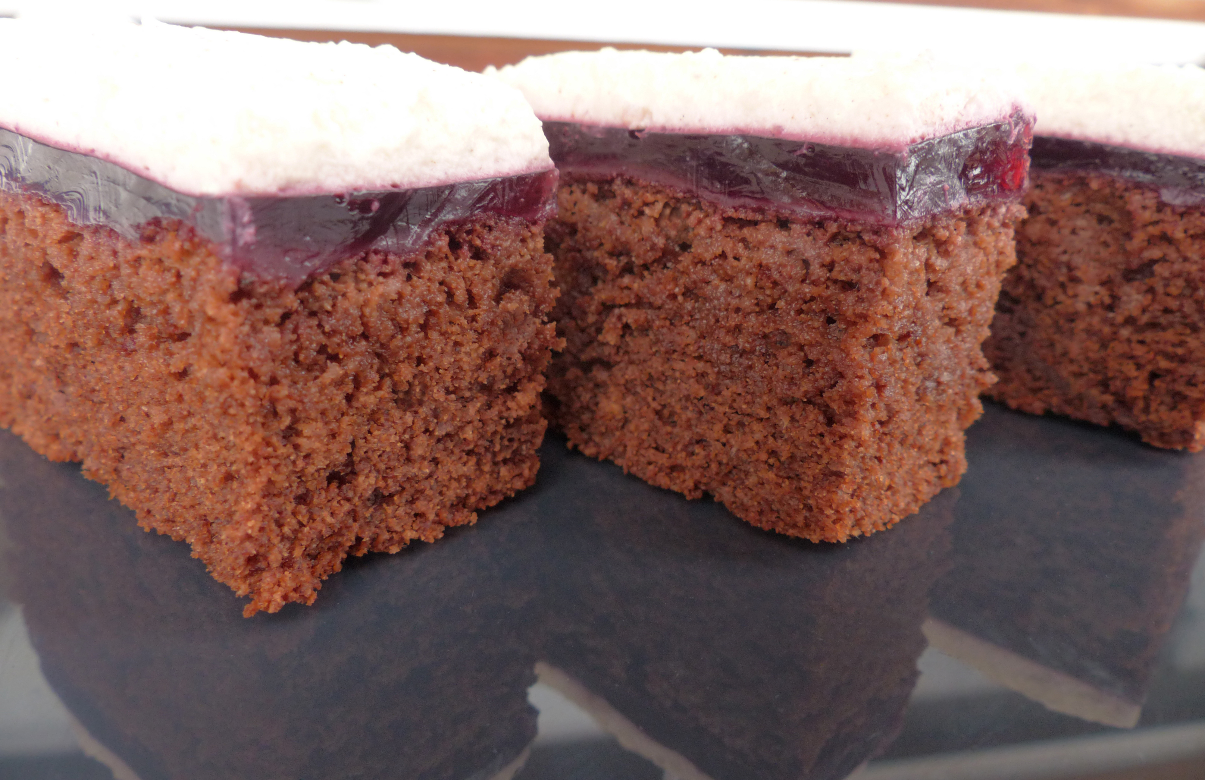 <p><strong data-userway-font-size="12">GLÜHWEINSCHNITTEN</strong></p>