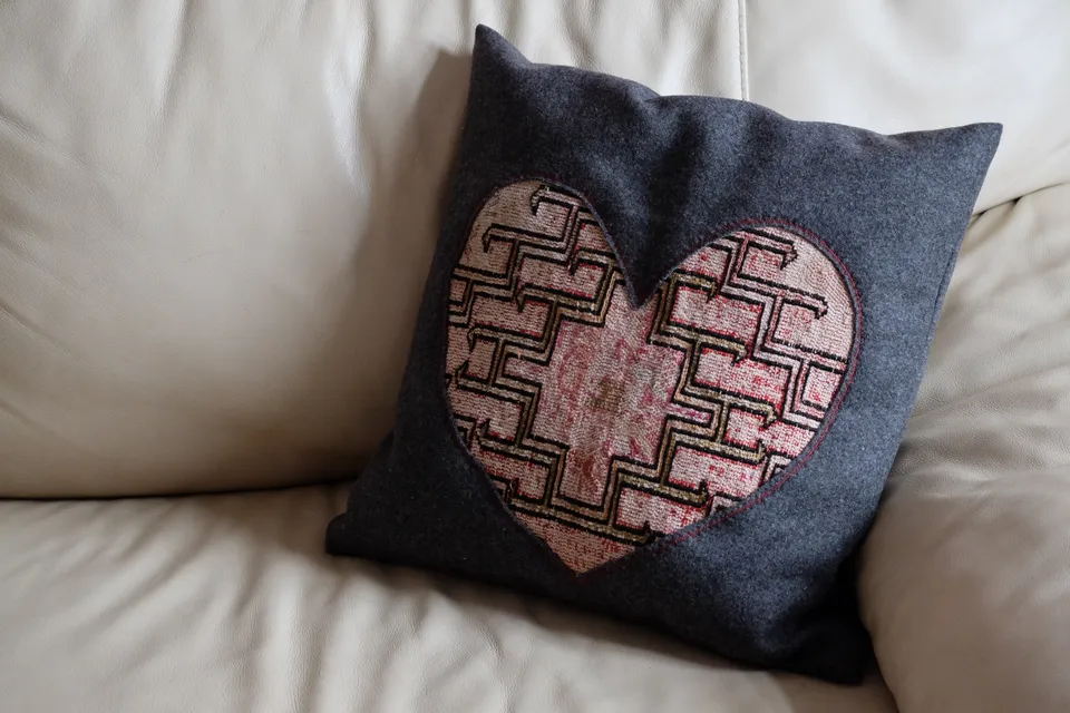 Polster mit Applikation