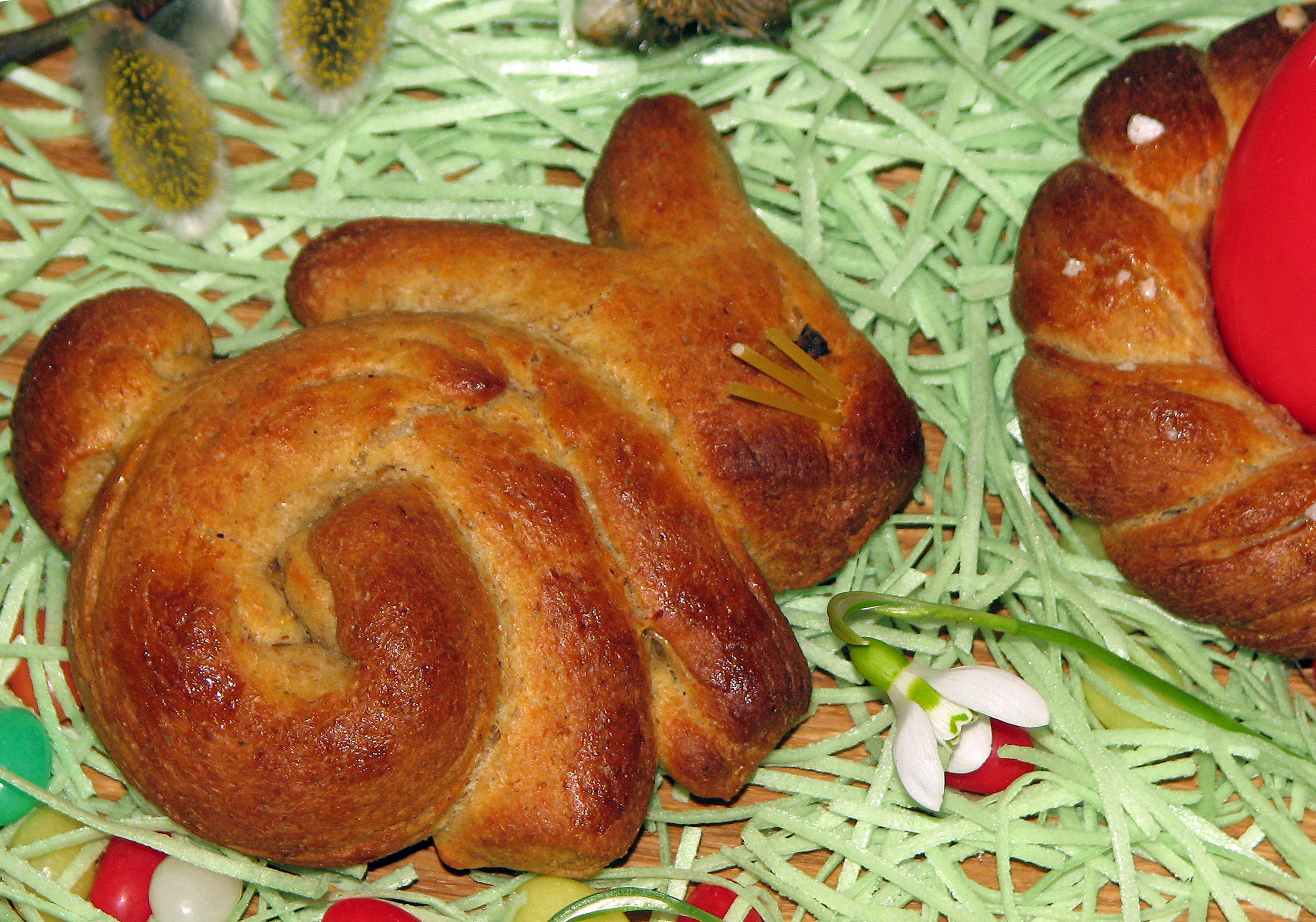 Osterhasen aus süßem Hefeteig