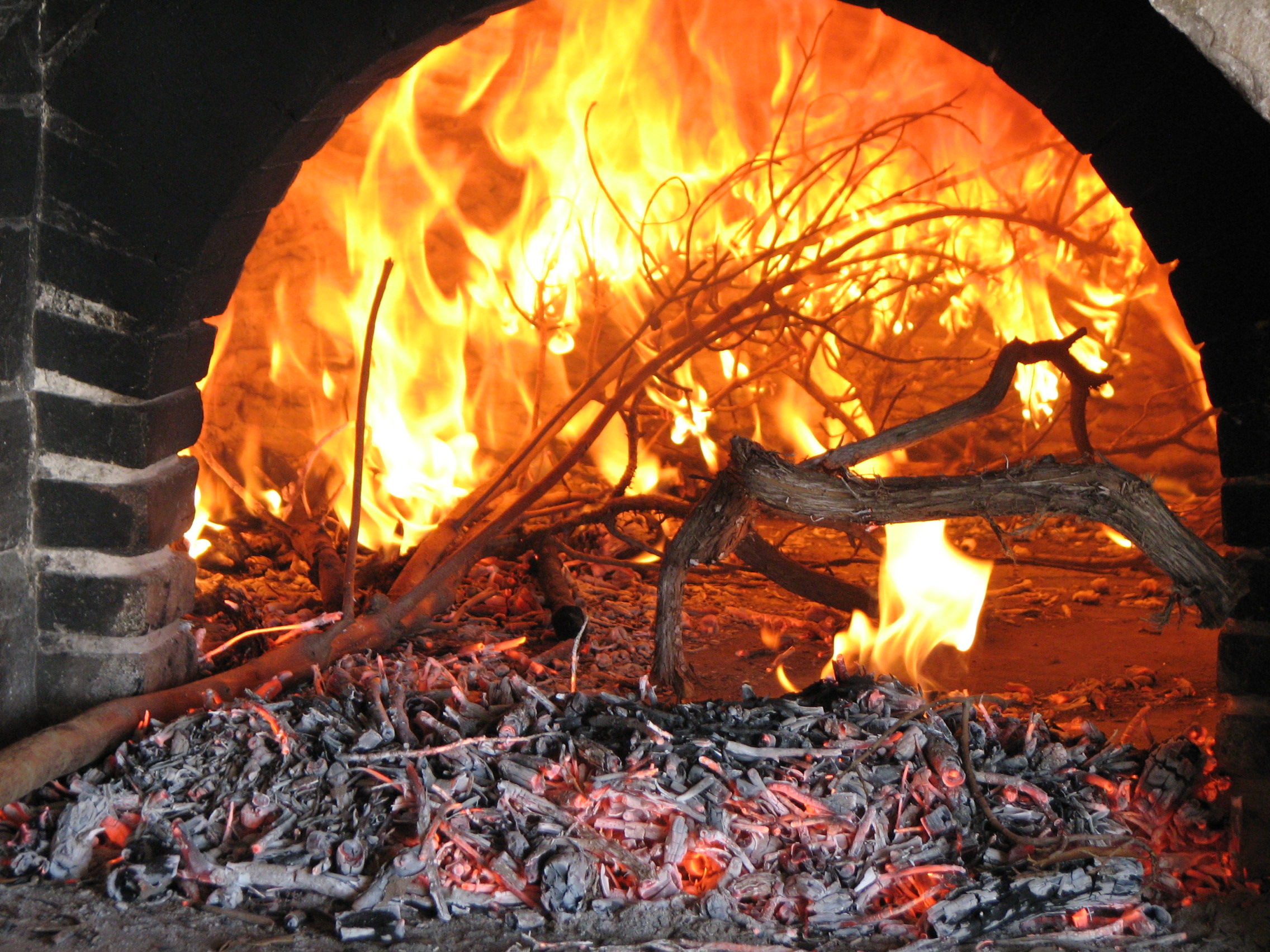 Brot aus dem Holzbackofen
