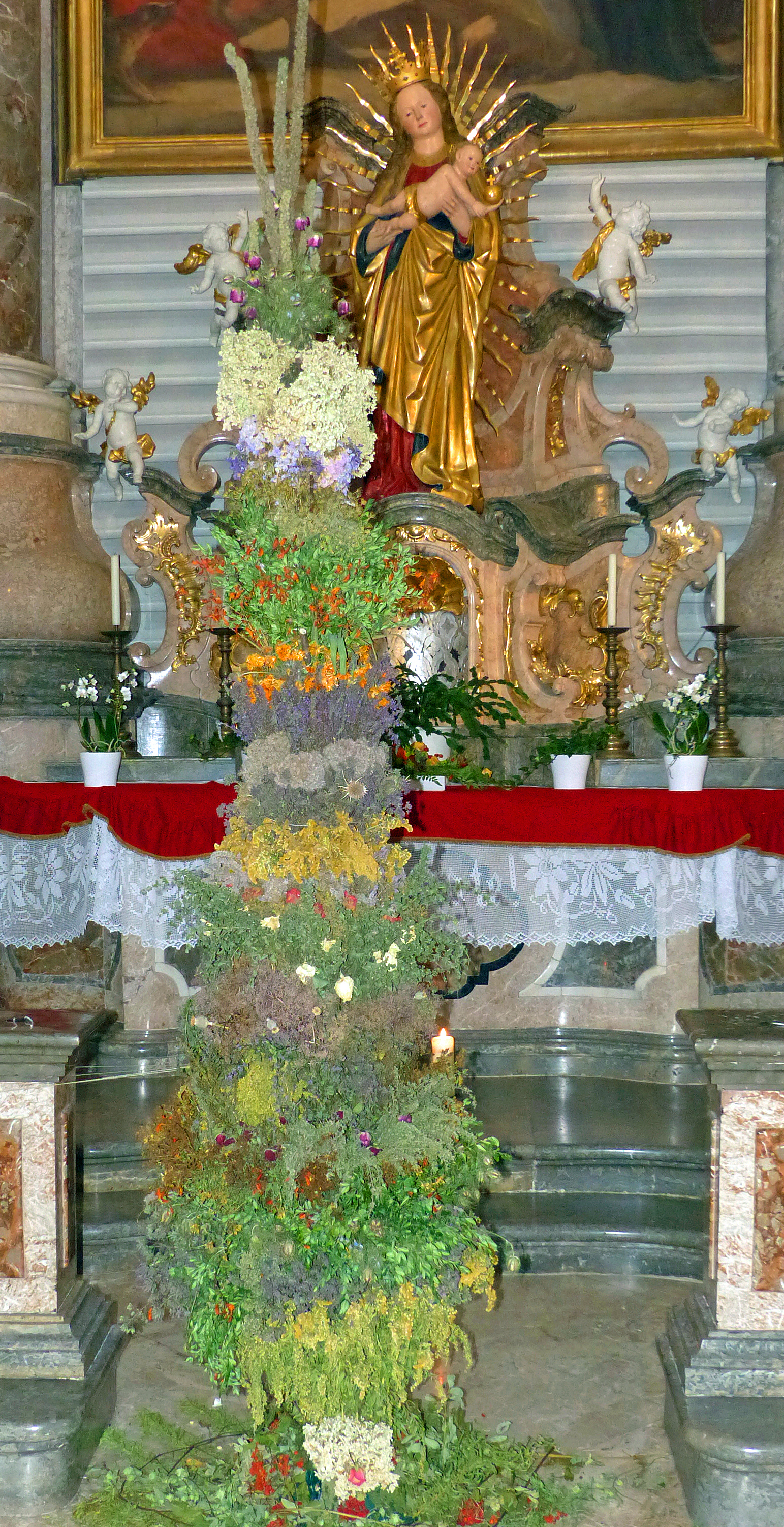 <p>Traditioneller Kräuterbuschen, Füssen, Dtld.</p>