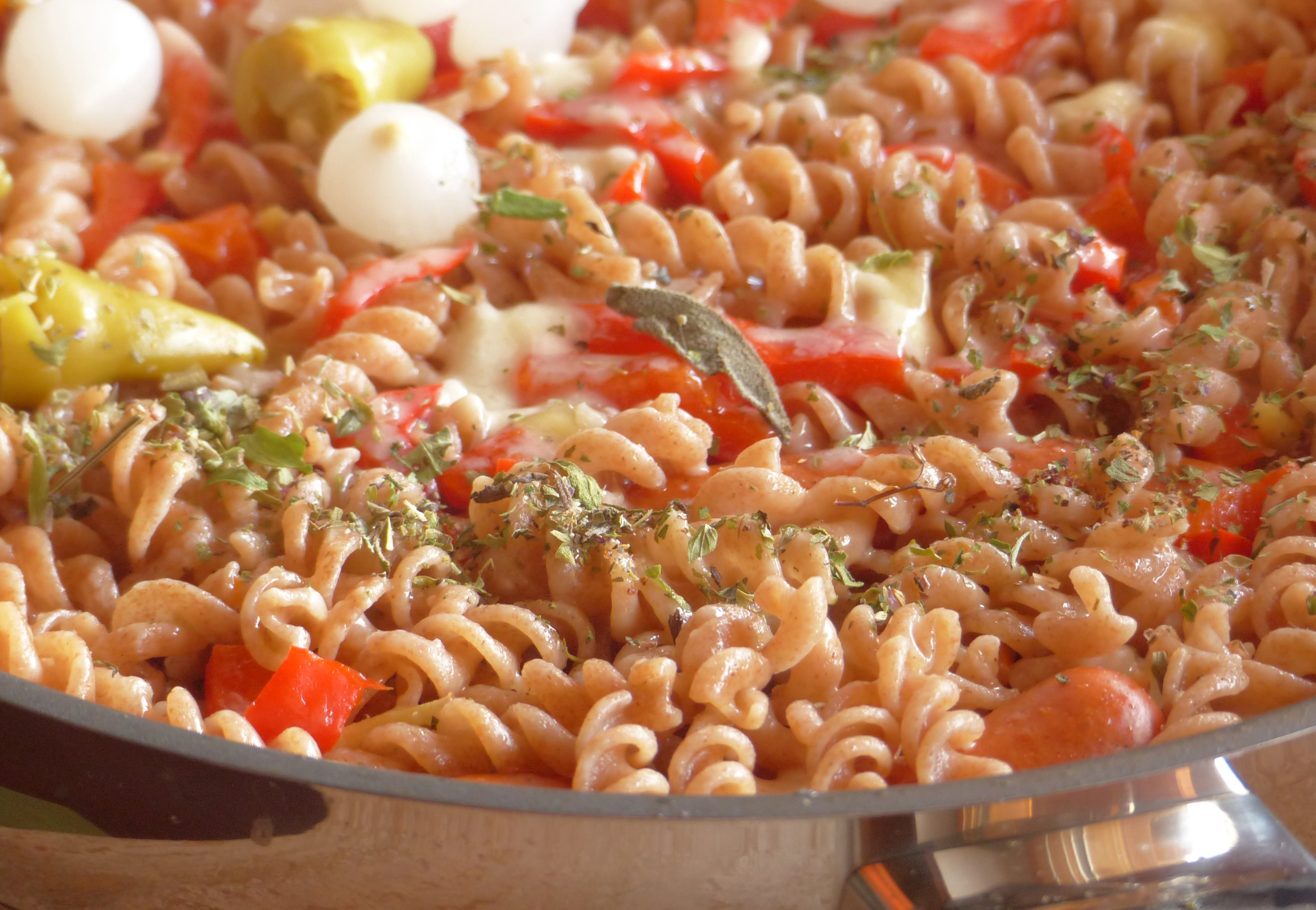 One-Pot-Pasta mit Spitzpaprika oder Zucchini