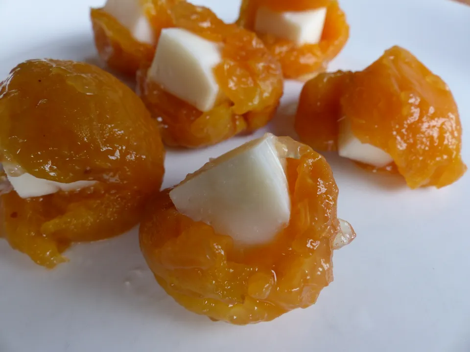 Marillen in Weingelee