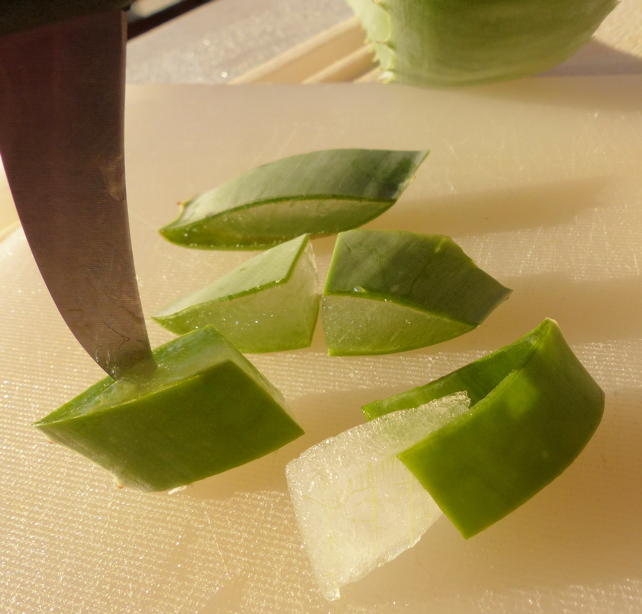 Aloe vera-Gel aus Blattstücken