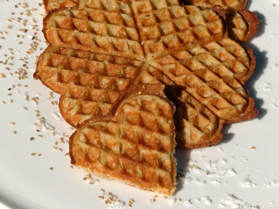 Waffeln mit Kokos und Sesam