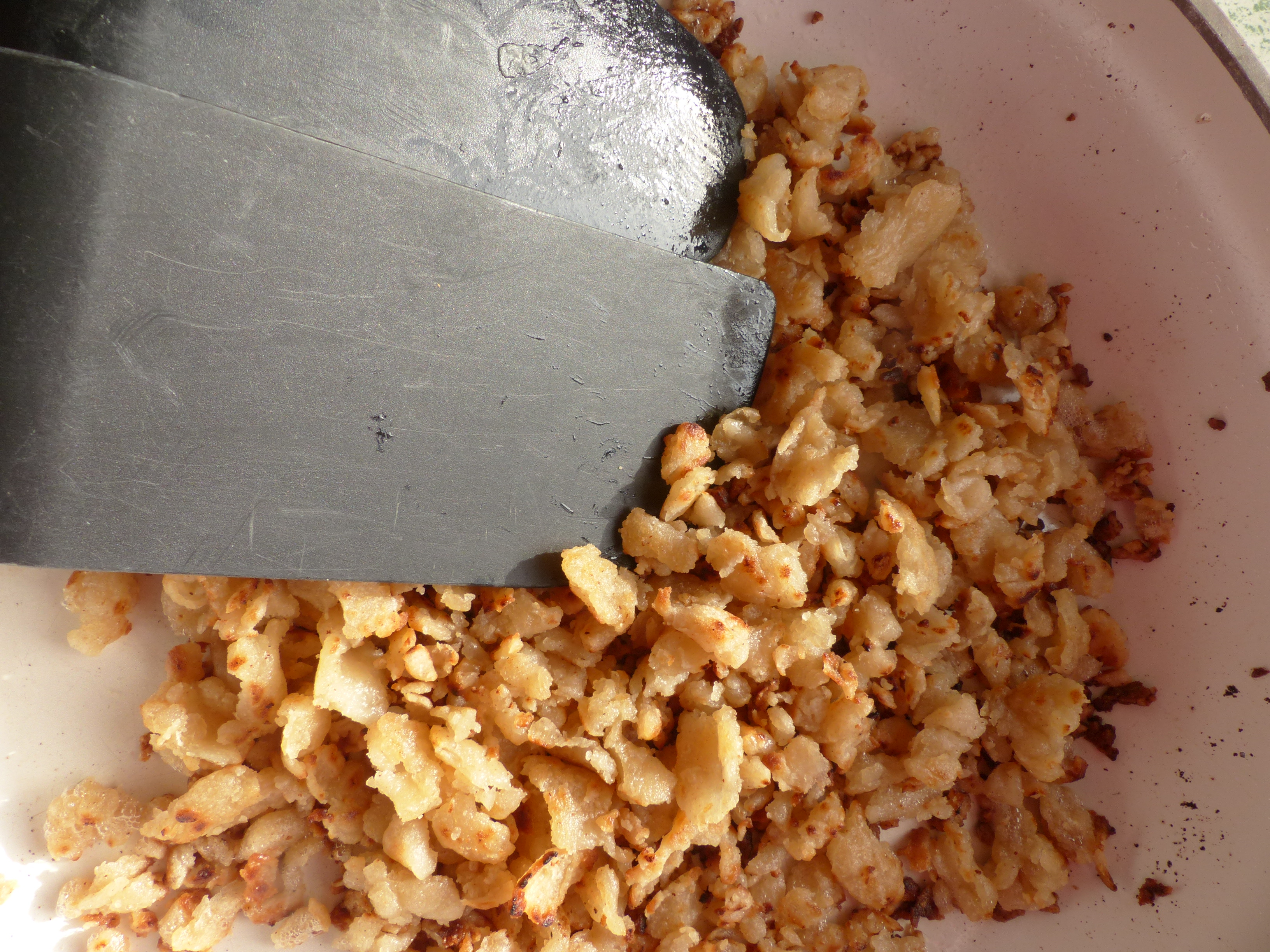 <p>Das Pinzga Muas wird fein zerteilt und darf nicht zu trocken sein</p>