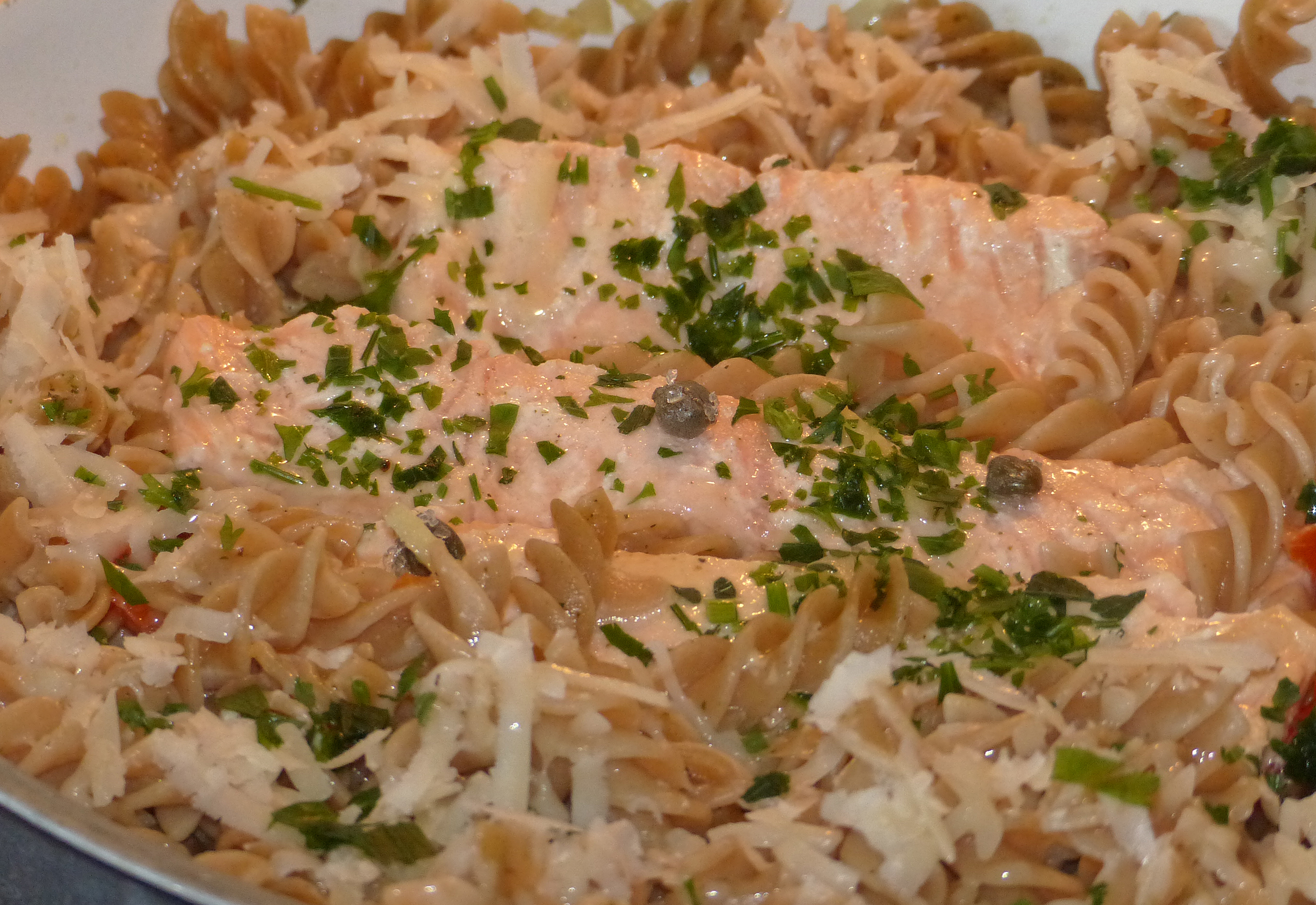 One-Pot-Pasta mit Lachs