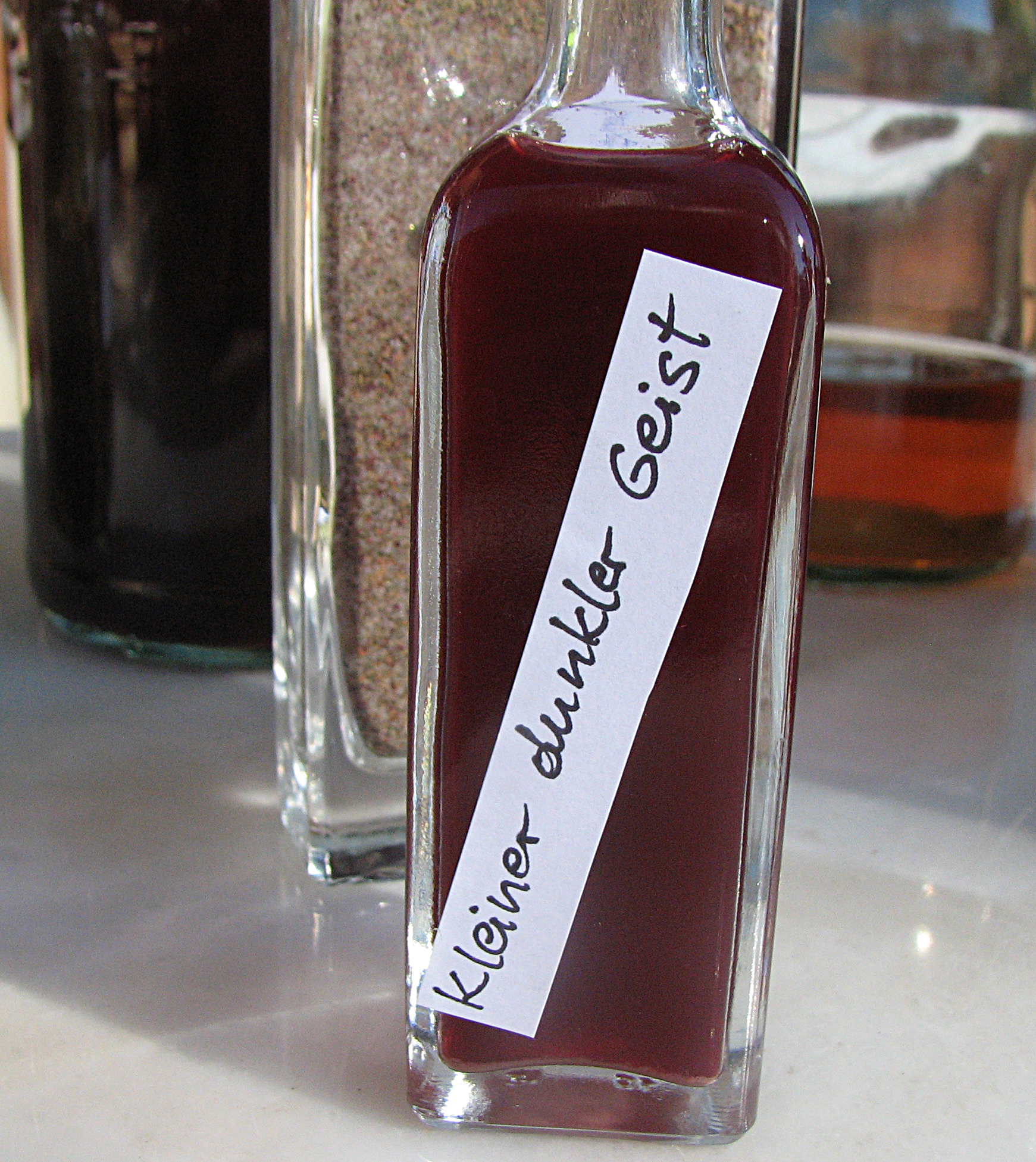 Kräuterlikör "Kleiner dunkler Geist"