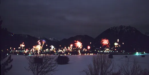 Zeltenanschneiden und Neujahranschießen