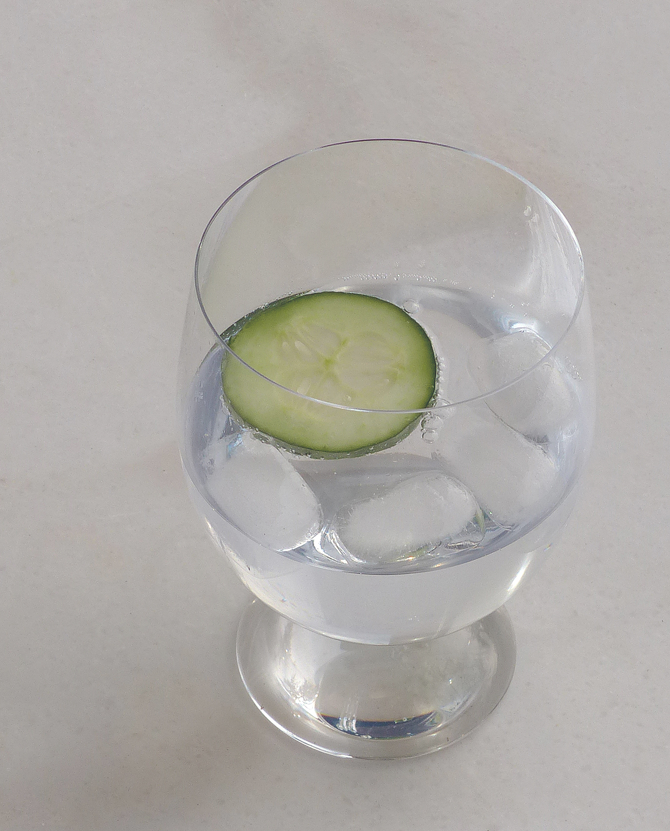 Gin Tonic mit Gurke