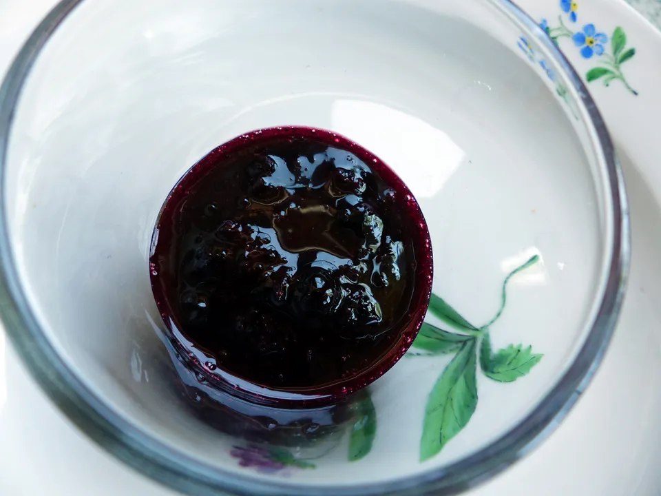 Flechtengelee mit Beeren